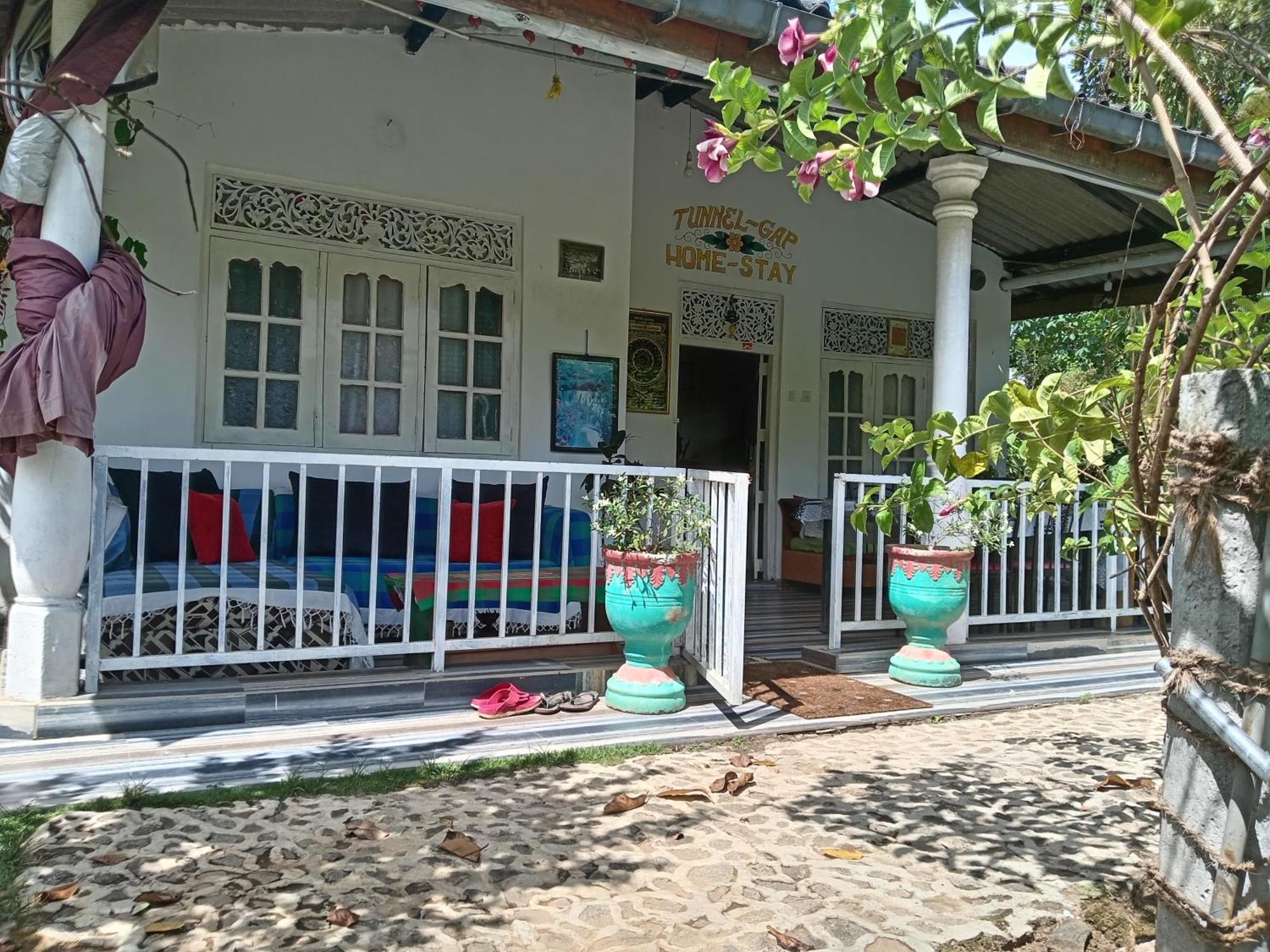 Tunnel Gap Homestay Ella Luaran gambar